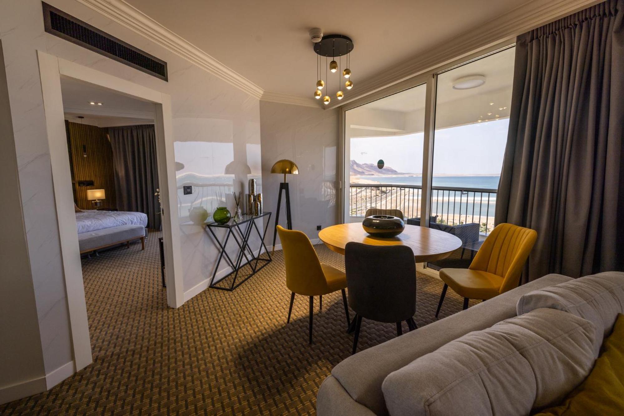 David Dead Sea Resort & Spa Ein Bokek Luaran gambar Suite at the Dan Hotel