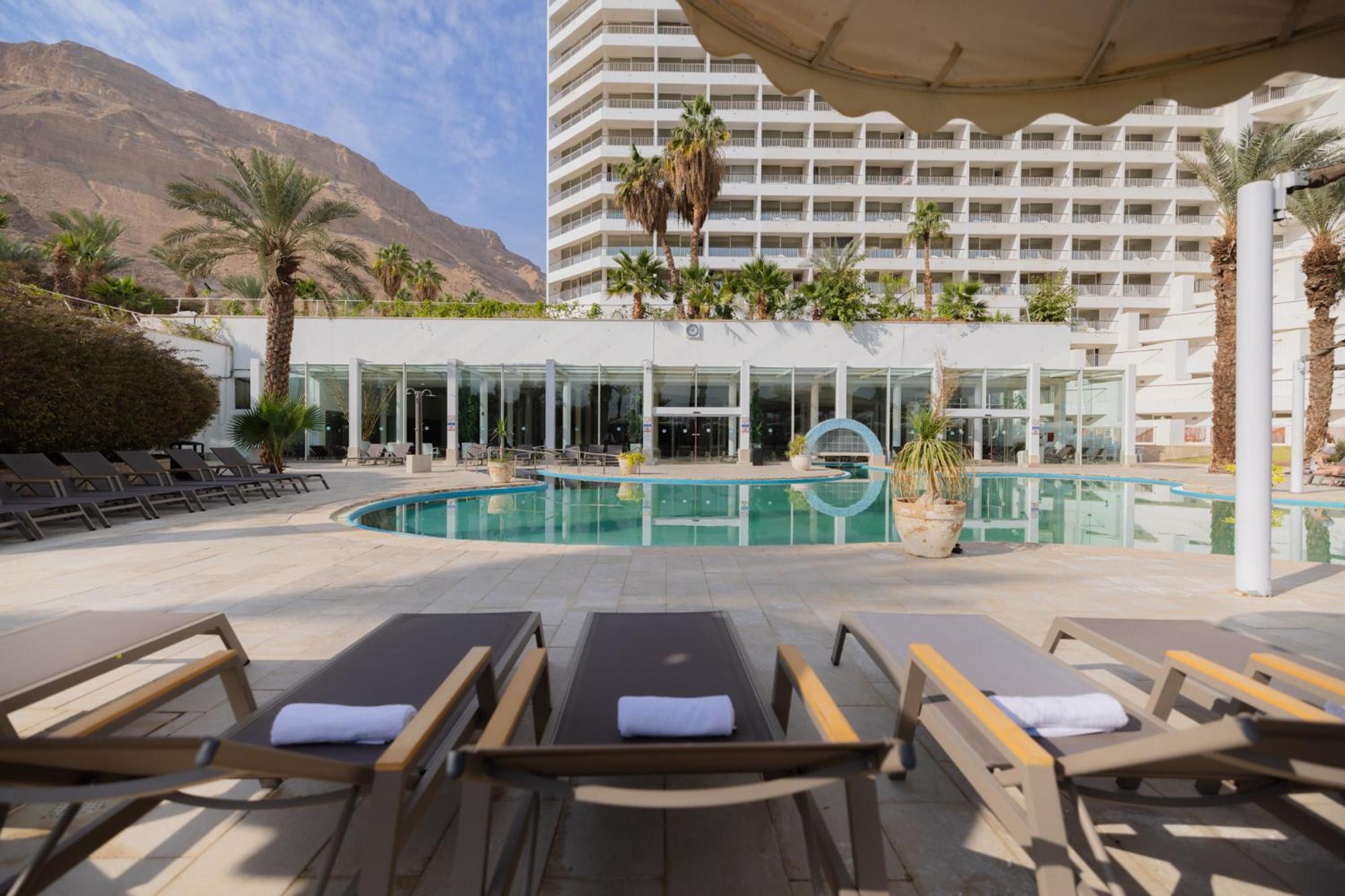 David Dead Sea Resort & Spa Ein Bokek Luaran gambar The pool at the Royal Palm Hotel
