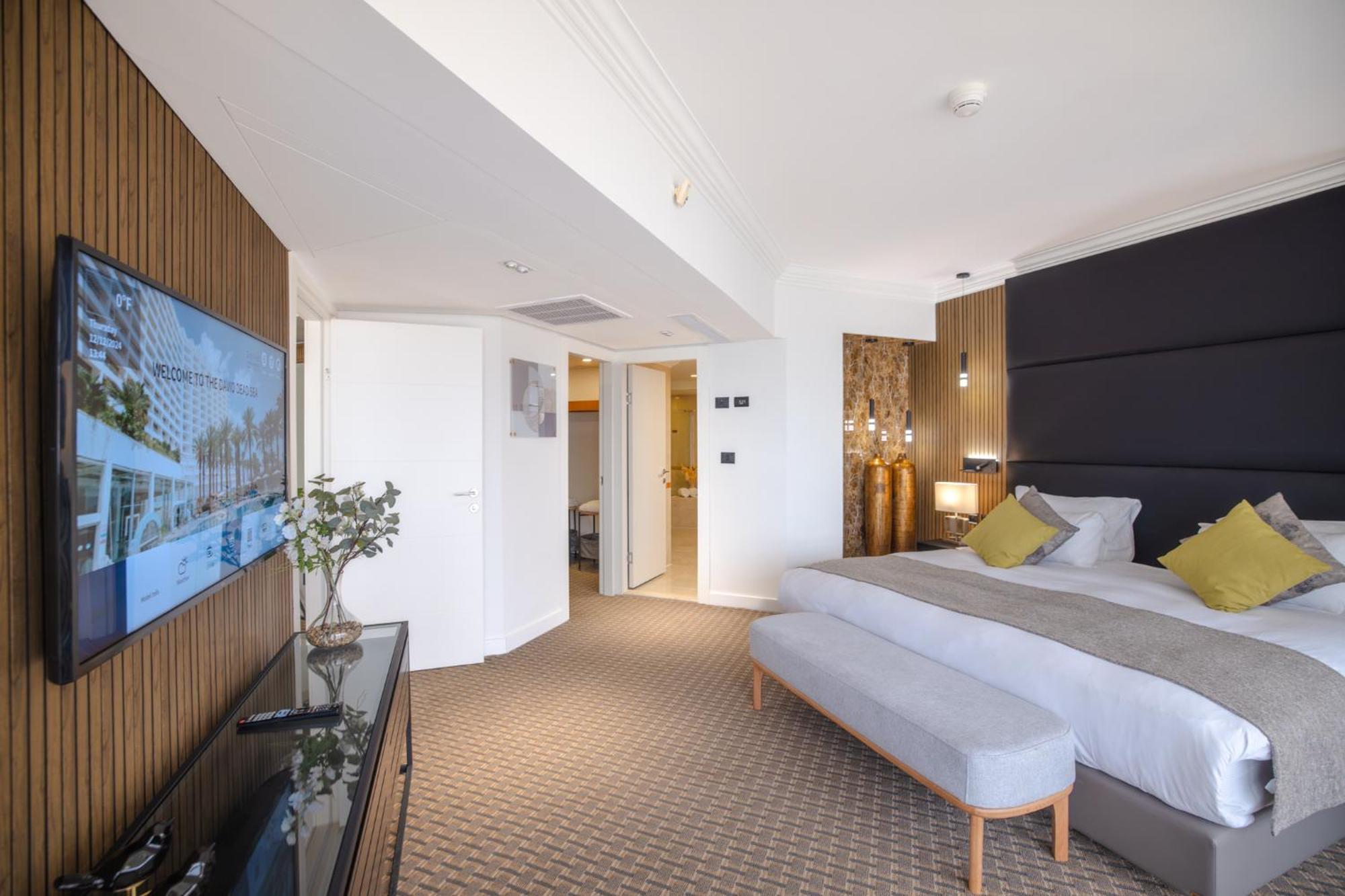 David Dead Sea Resort & Spa Ein Bokek Luaran gambar A bedroom at the hotel