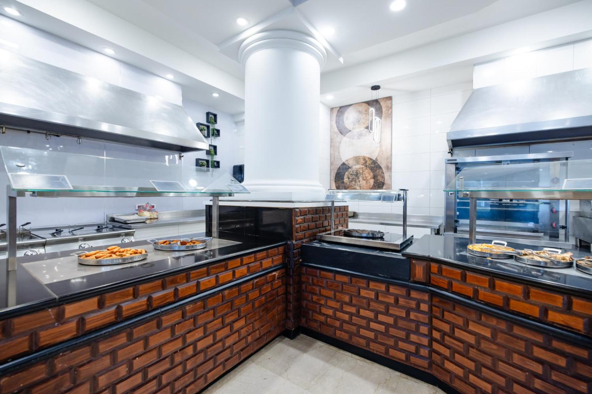 David Dead Sea Resort & Spa Ein Bokek Luaran gambar A commercial kitchen